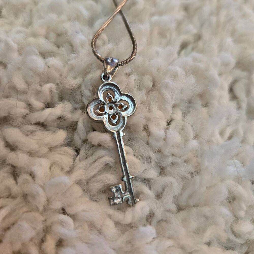 Sterling Silver Key Rhinestone Necklace India - Picture 4 of 5